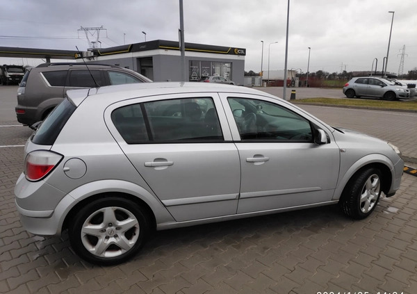 Opel Astra cena 7900 przebieg: 361600, rok produkcji 2006 z Żmigród małe 46